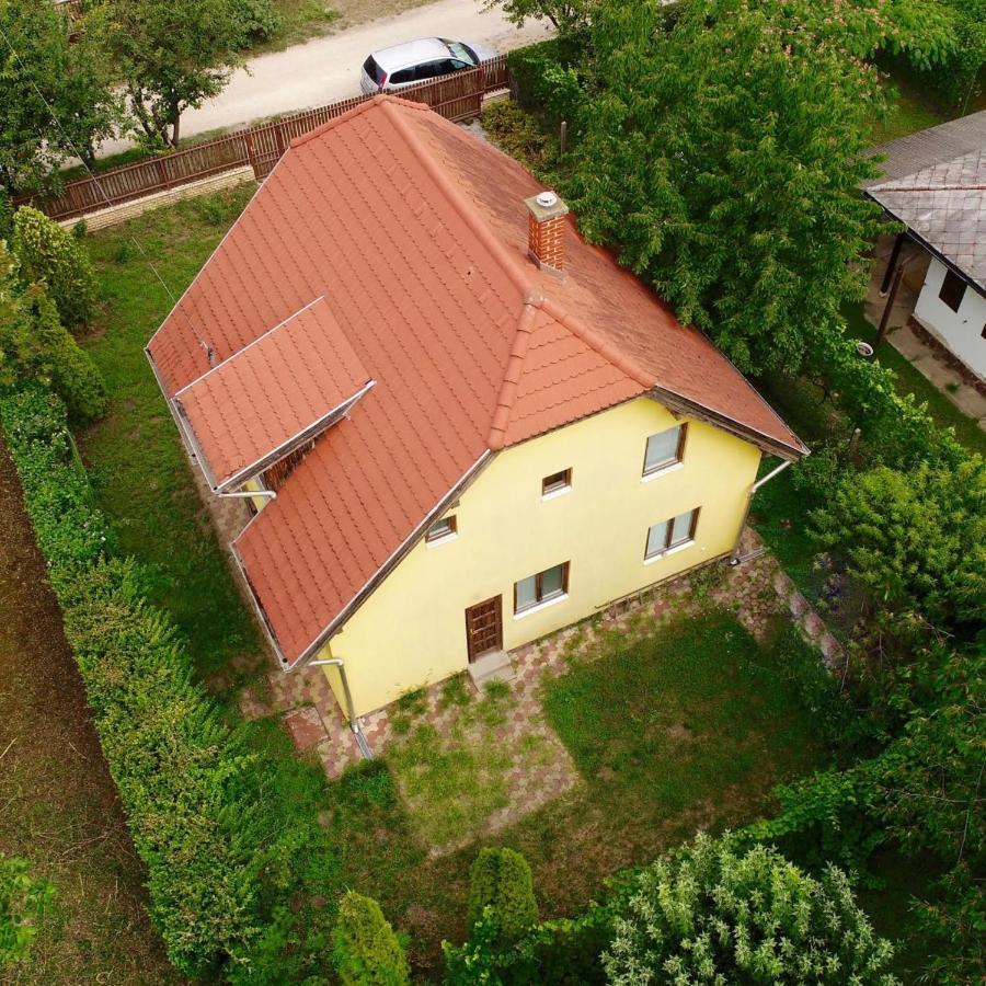David Apartman Gárdony Eksteriør bilde